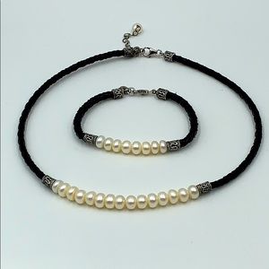Necklace and bracelet pearl sent